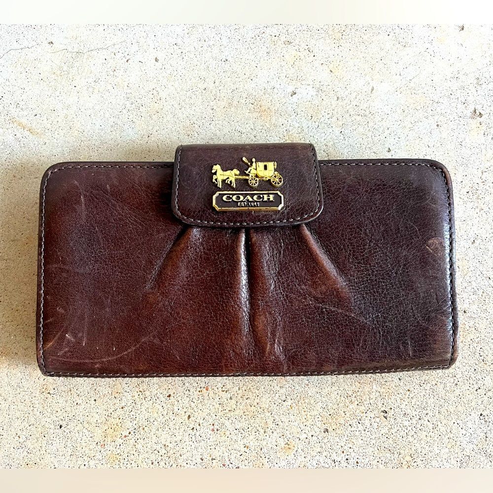 Coach Madison Brown Leather Continental Wallet Lavender Interior Horse Carriage